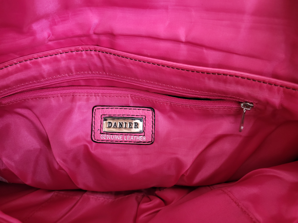 Danier genuine leather pink color bag - photo 3