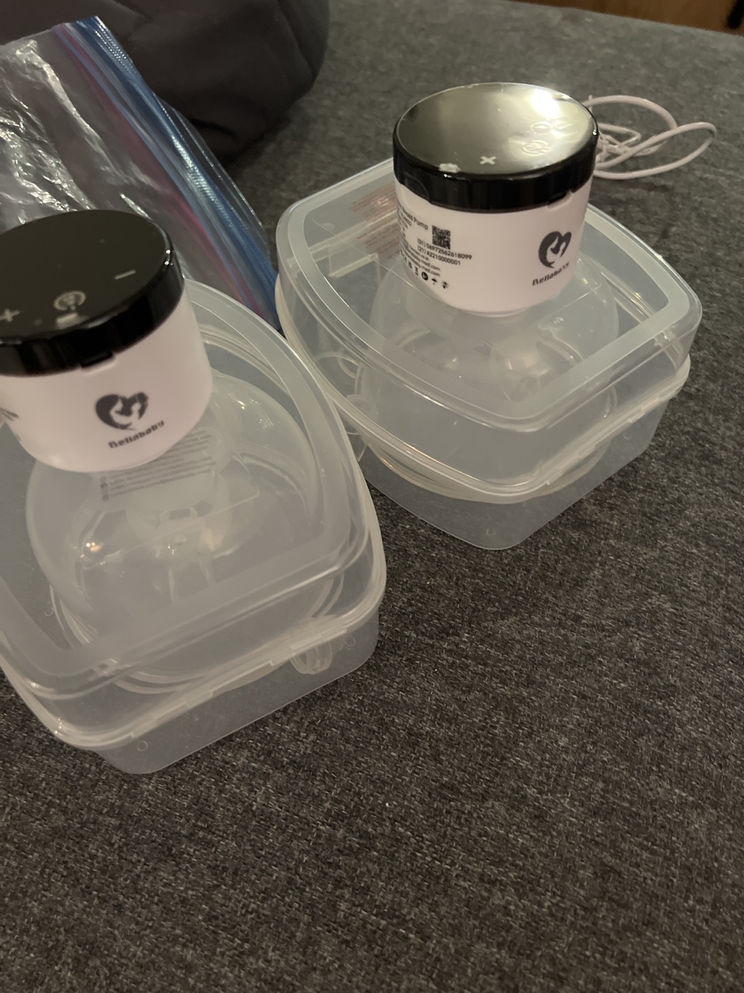 Wearable breast pump (2) thumbnail