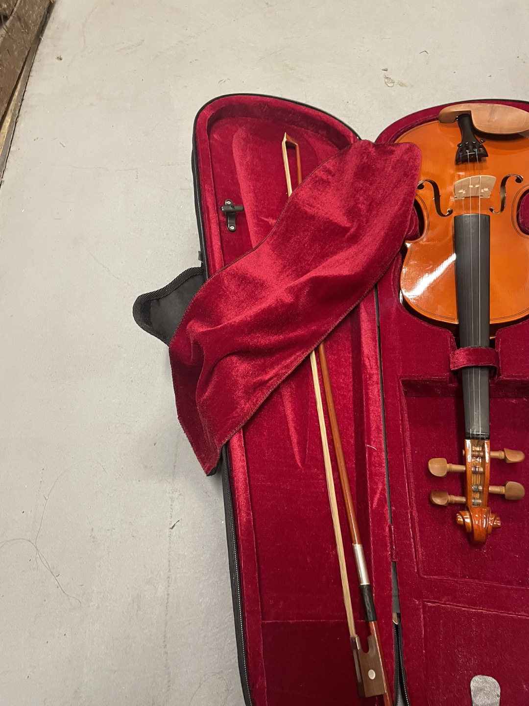 Violin with case - photo 3