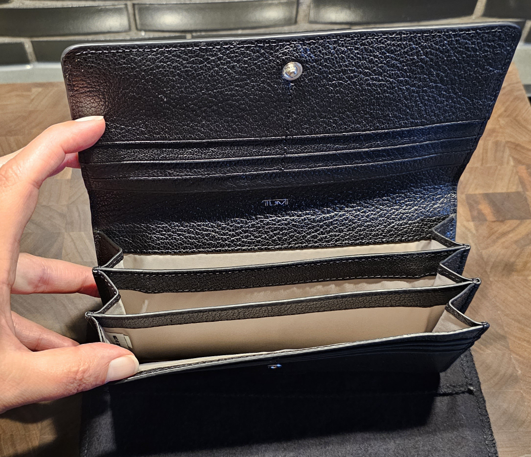 Tumi Leather Wallet - photo 4