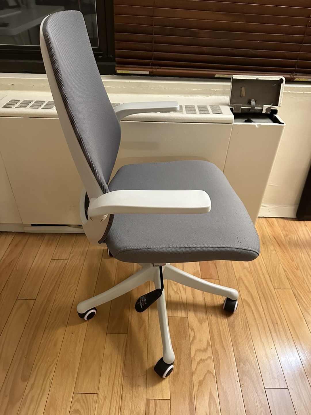 Selling office chair - photo 2