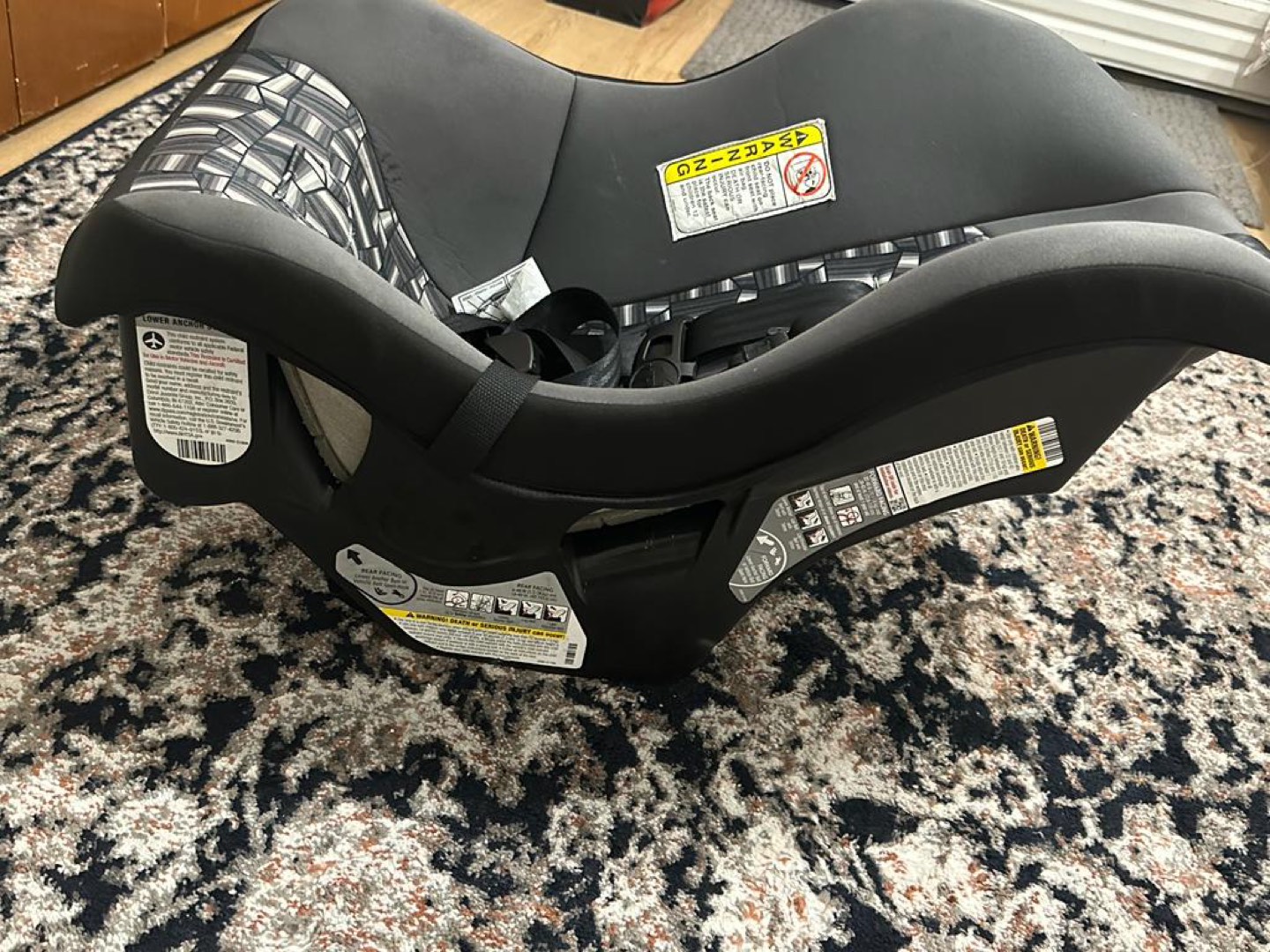 Car seat - photo 2