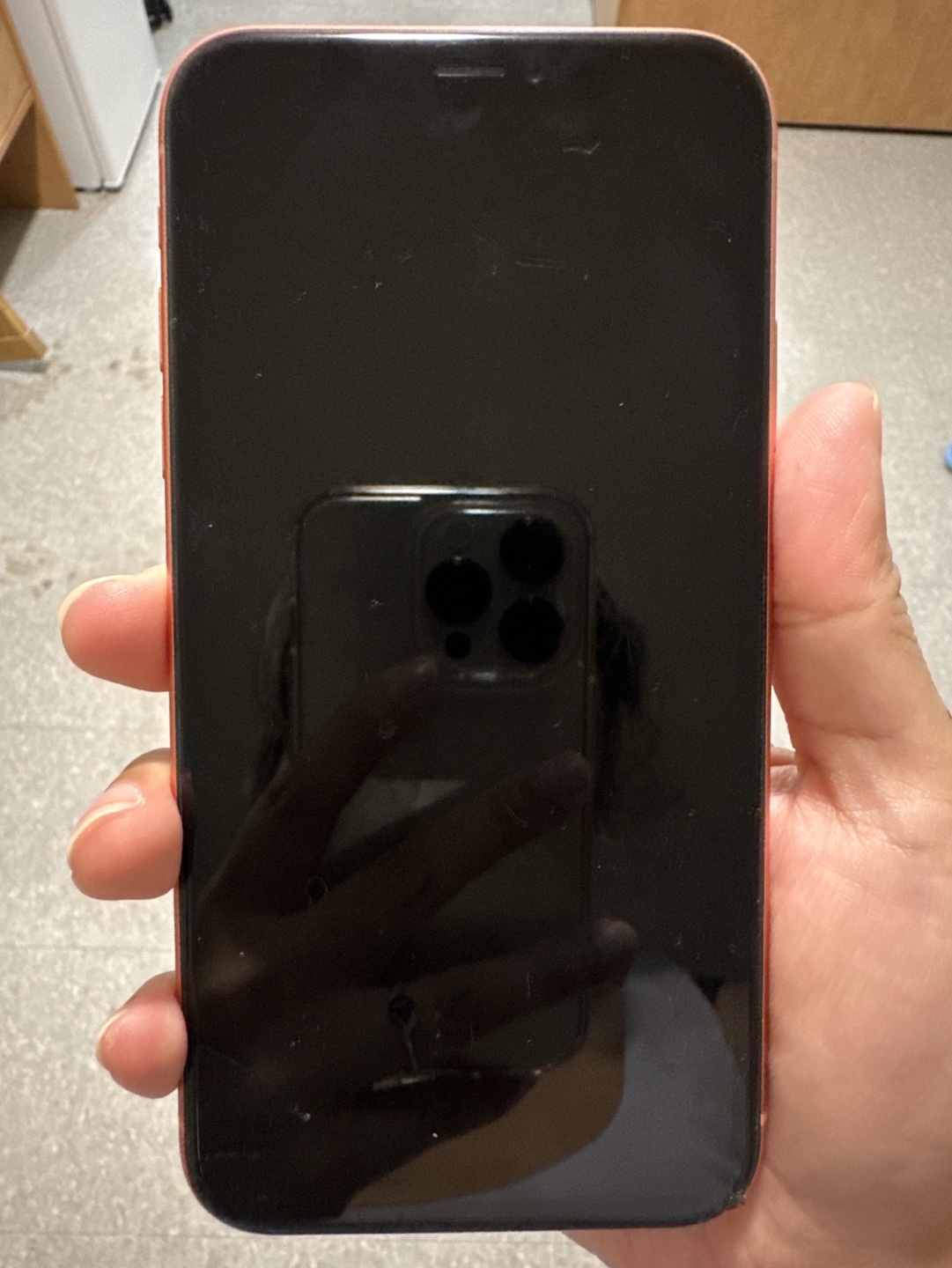 Orange IPhone XR (128gb) thumbnail