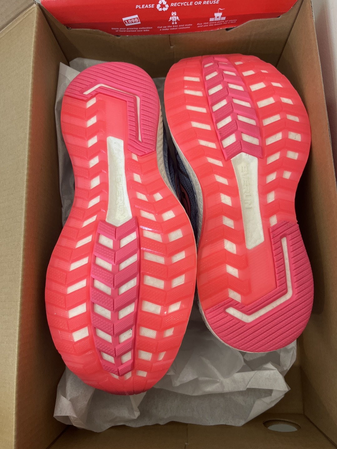 Saucony running shoe - photo 3