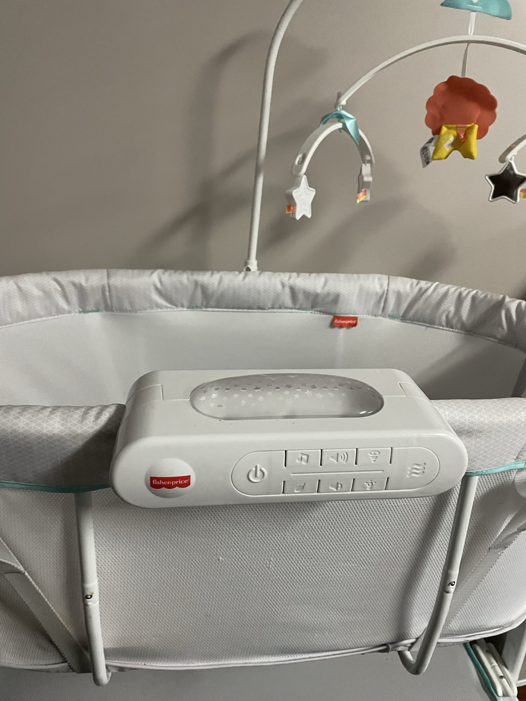 Almost new baby bassinet - photo 2