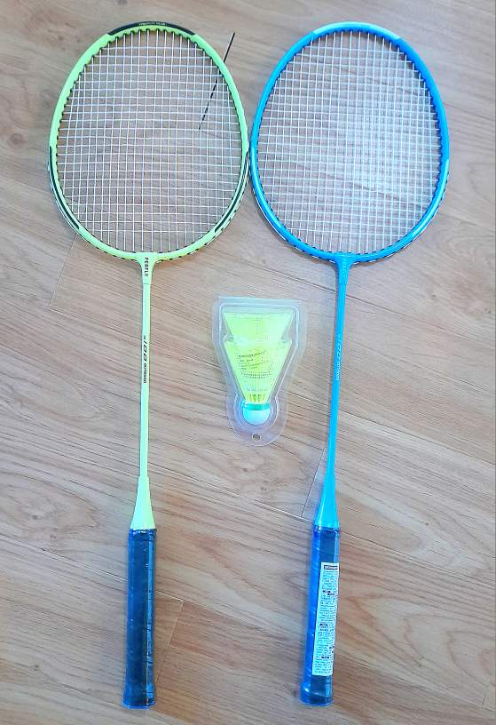 Badminton racket set