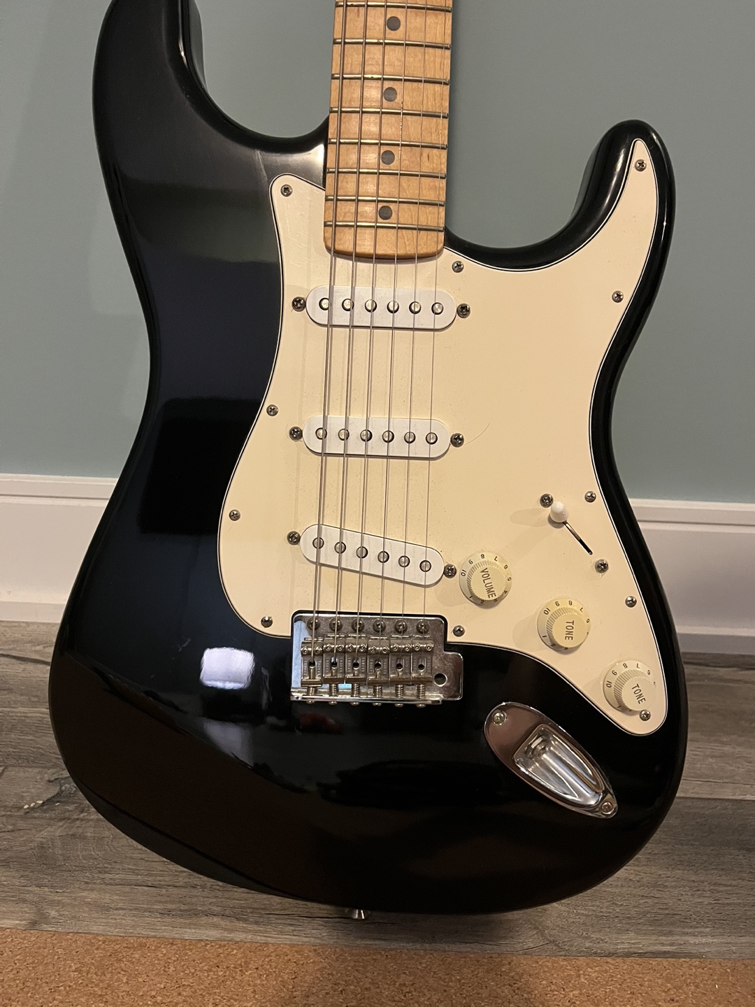 Fender electric guitar thumbnail