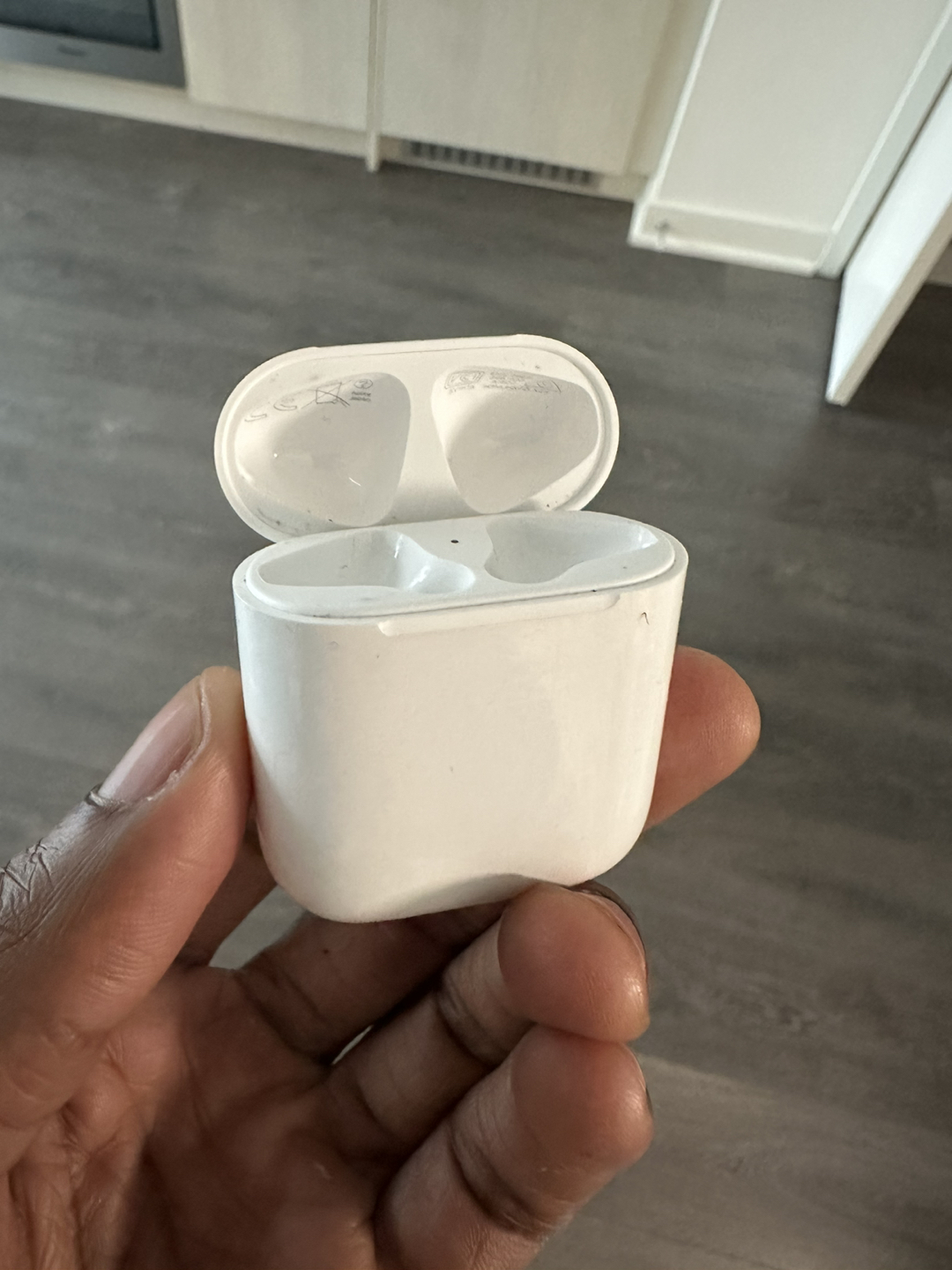 AirPods Case (2nd Gen)