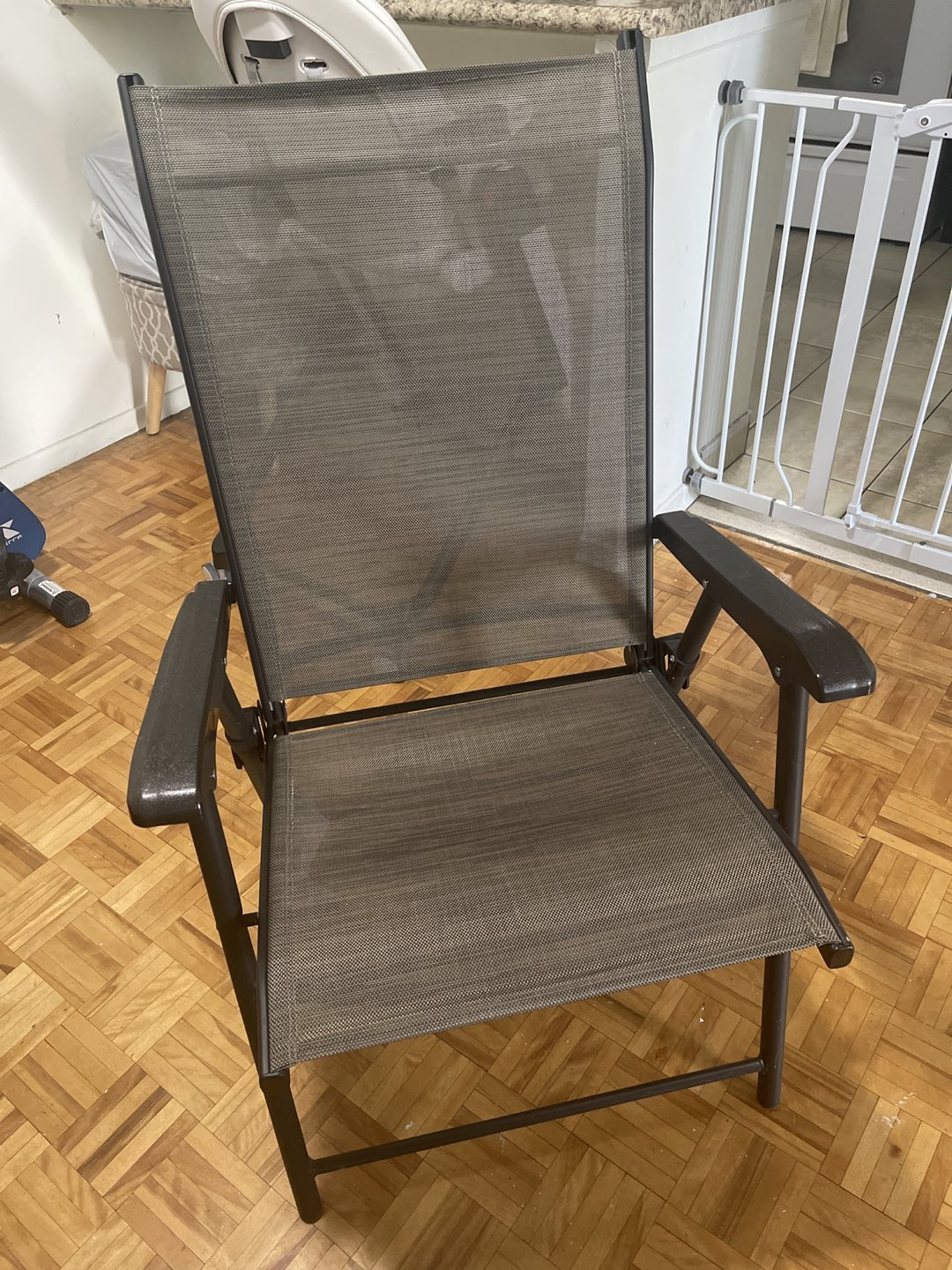 Folding chair thumbnail