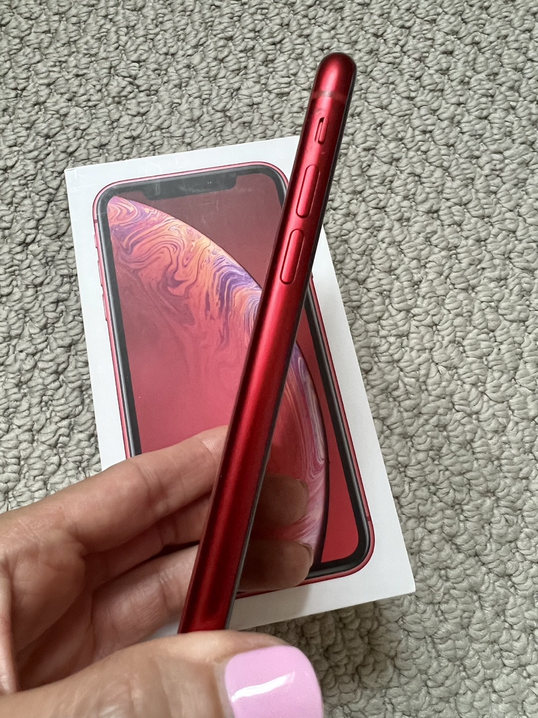 Iphone XR 64GB image indicator(2)