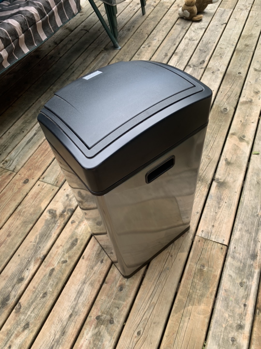 Garbage can