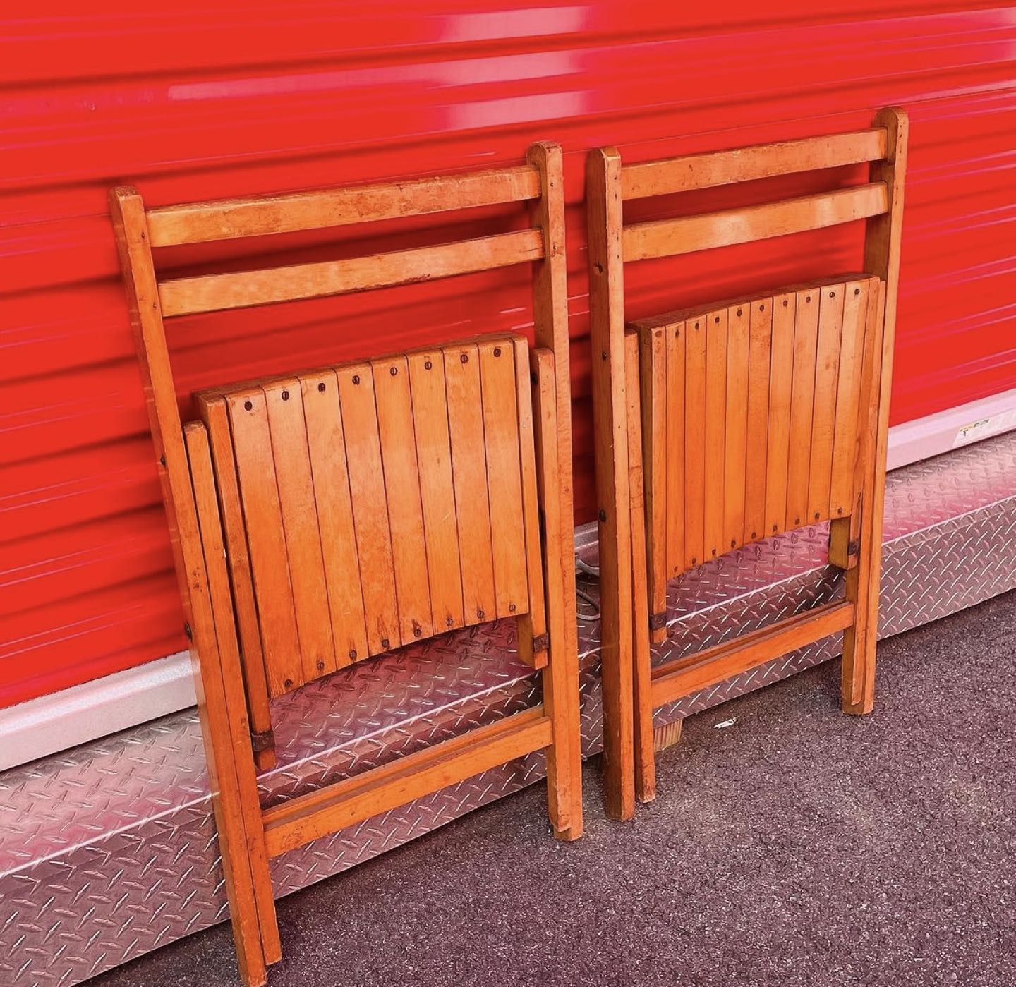 Mid-Century Modern Slatted Seat Wood Folding Chairs Set of 2 - photo 4