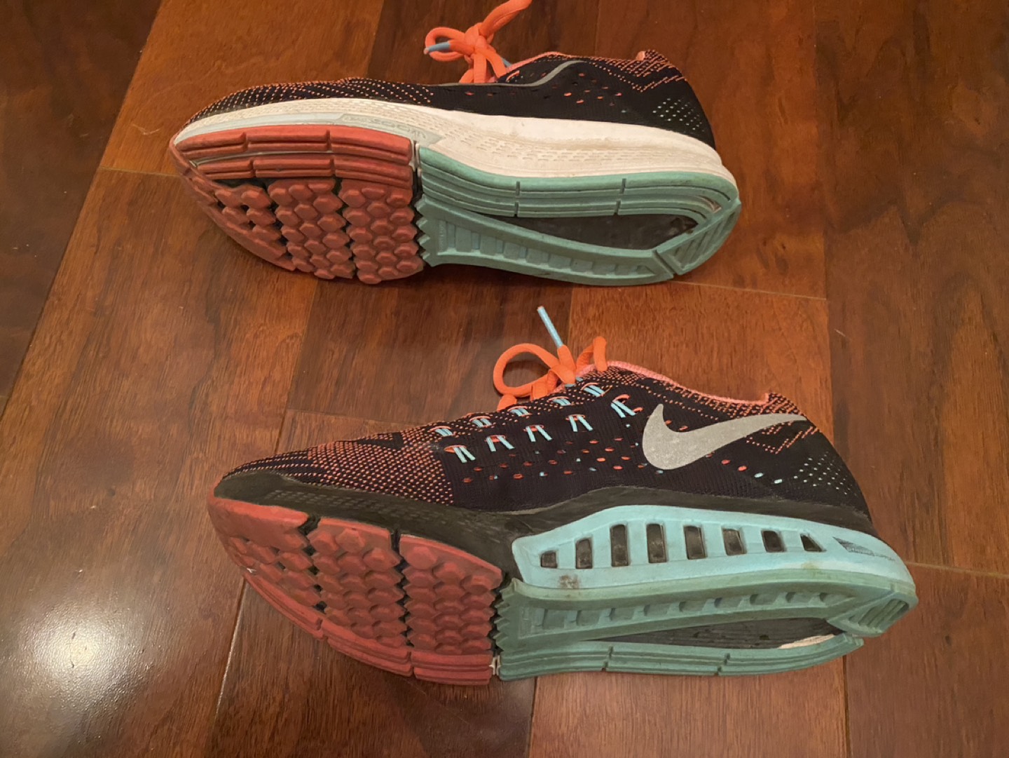 Women’s Nike Zoom Running Shoes Size 6.5 image indicator(2)