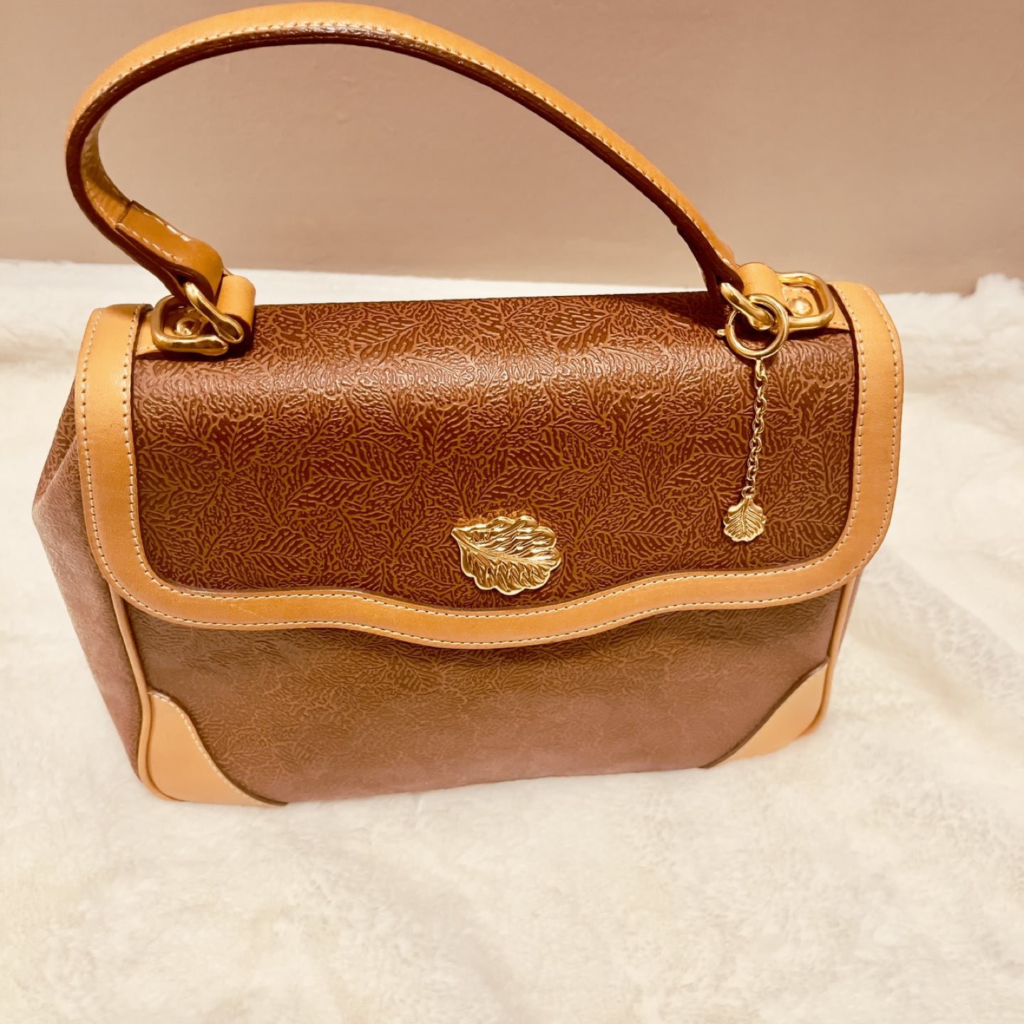 PreLoved Nina Ricci bag thumbnail