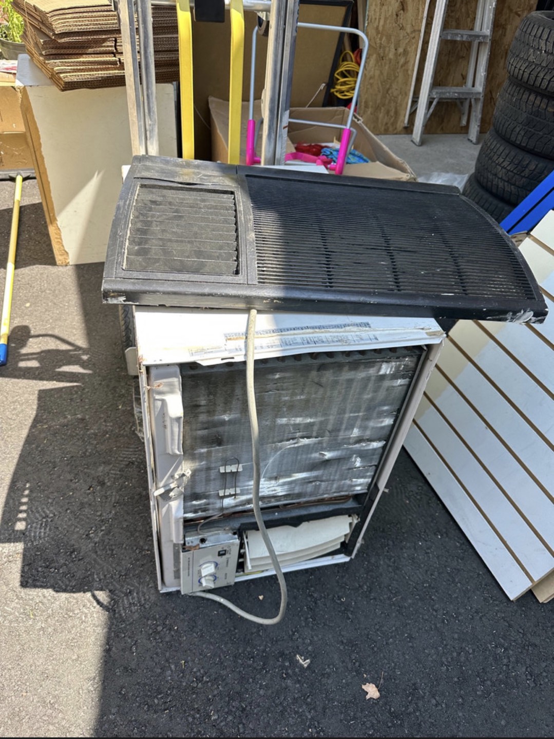 MOVING SALE - Commercial Air Conditioner - photo 4