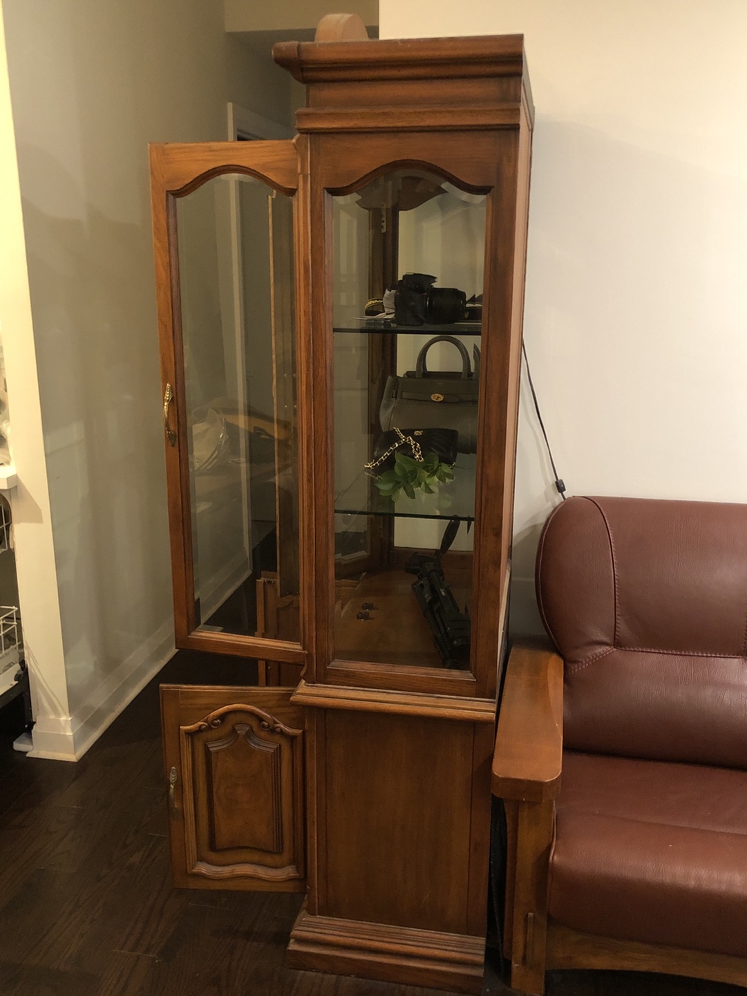 Wall-unit cabinets FREE