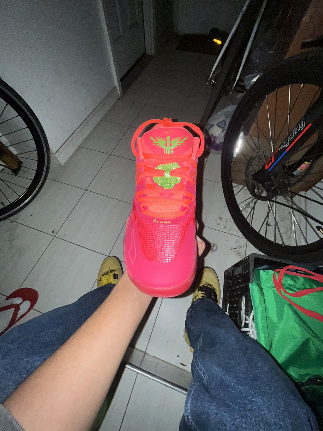 LA MELOS RICK N MORTY EDITION size 9