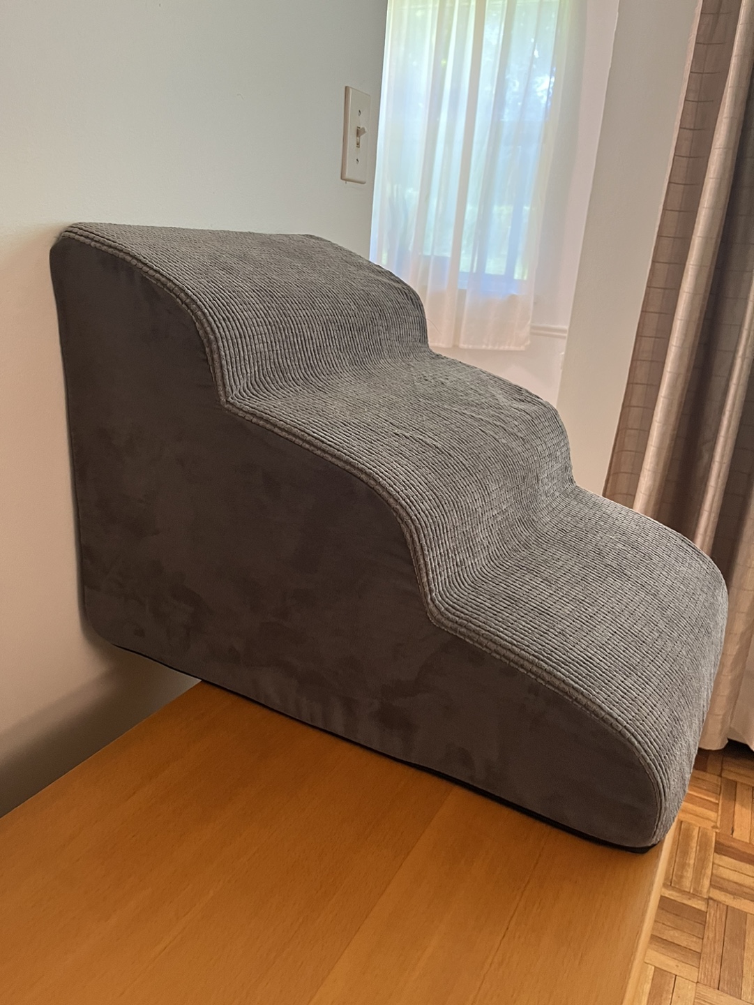 Pet climb stairs to sofa image indicator(4)