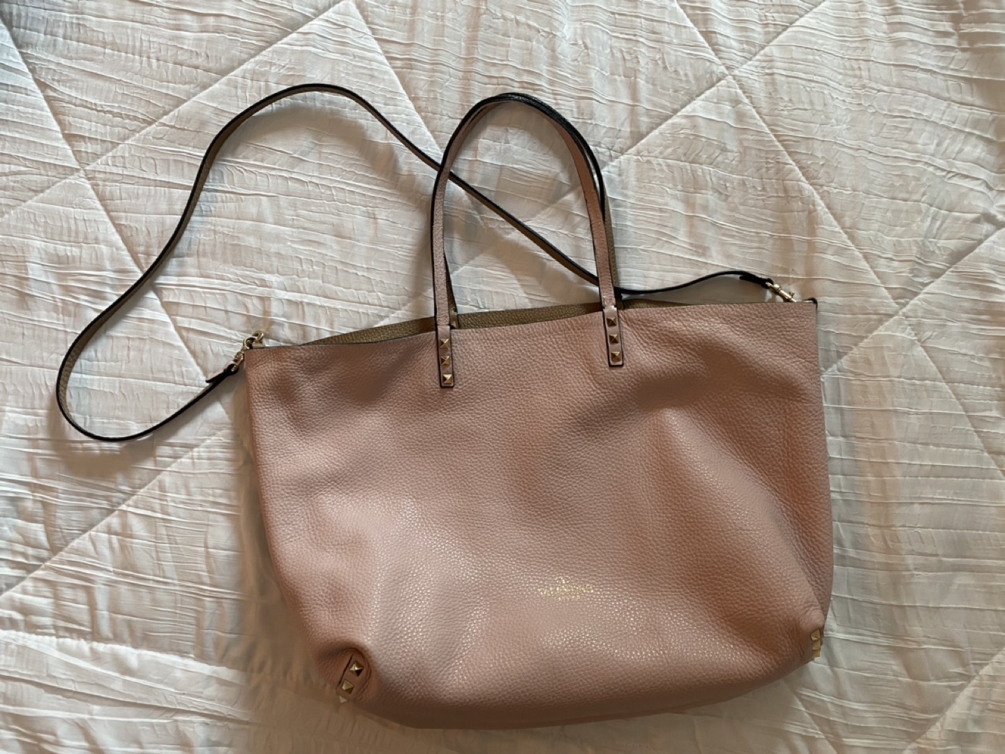 Valentino Rockstud Reversible Nude/Pink Leather Tote Bag image indicator(4)
