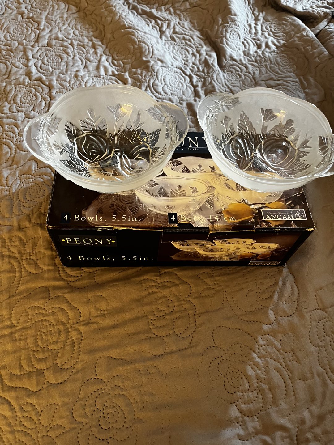 4 glass bowls image indicator(2)