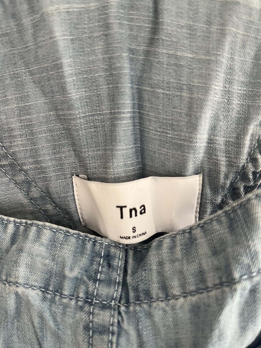 Aritzia Overall image indicator(2)