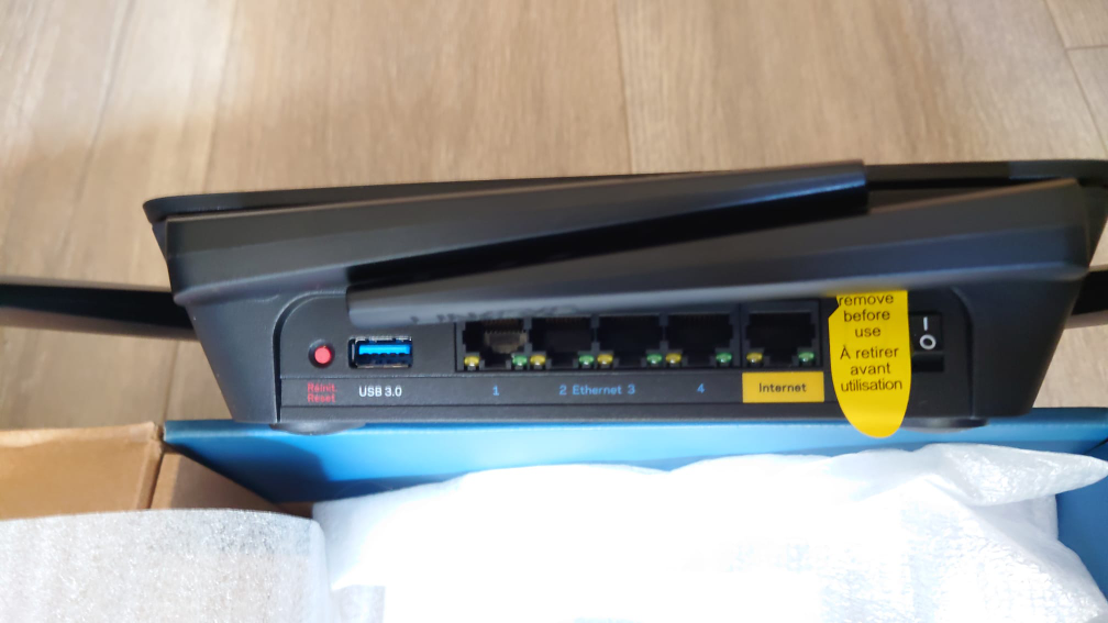 Linksys MR8300 router image indicator(3)
