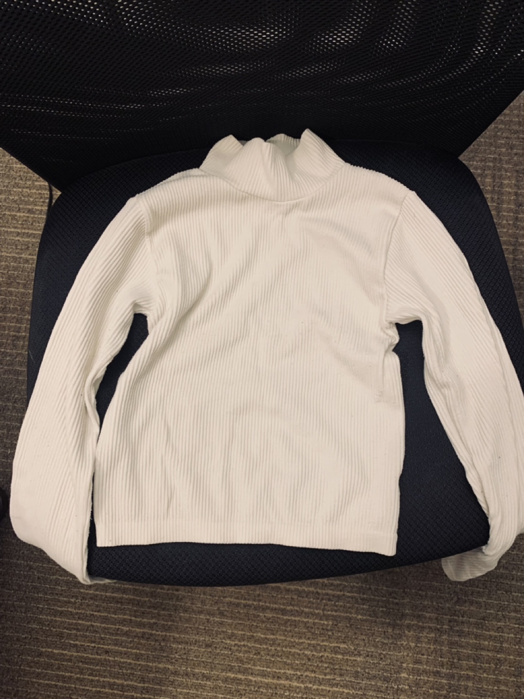 3 tops for $10 - photo 3