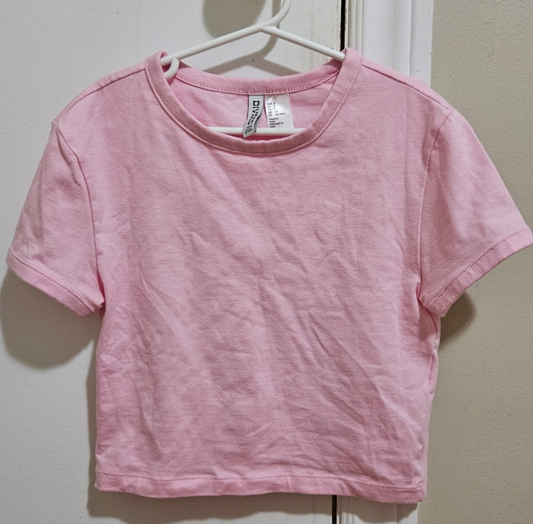 Pink tshirt thumbnail