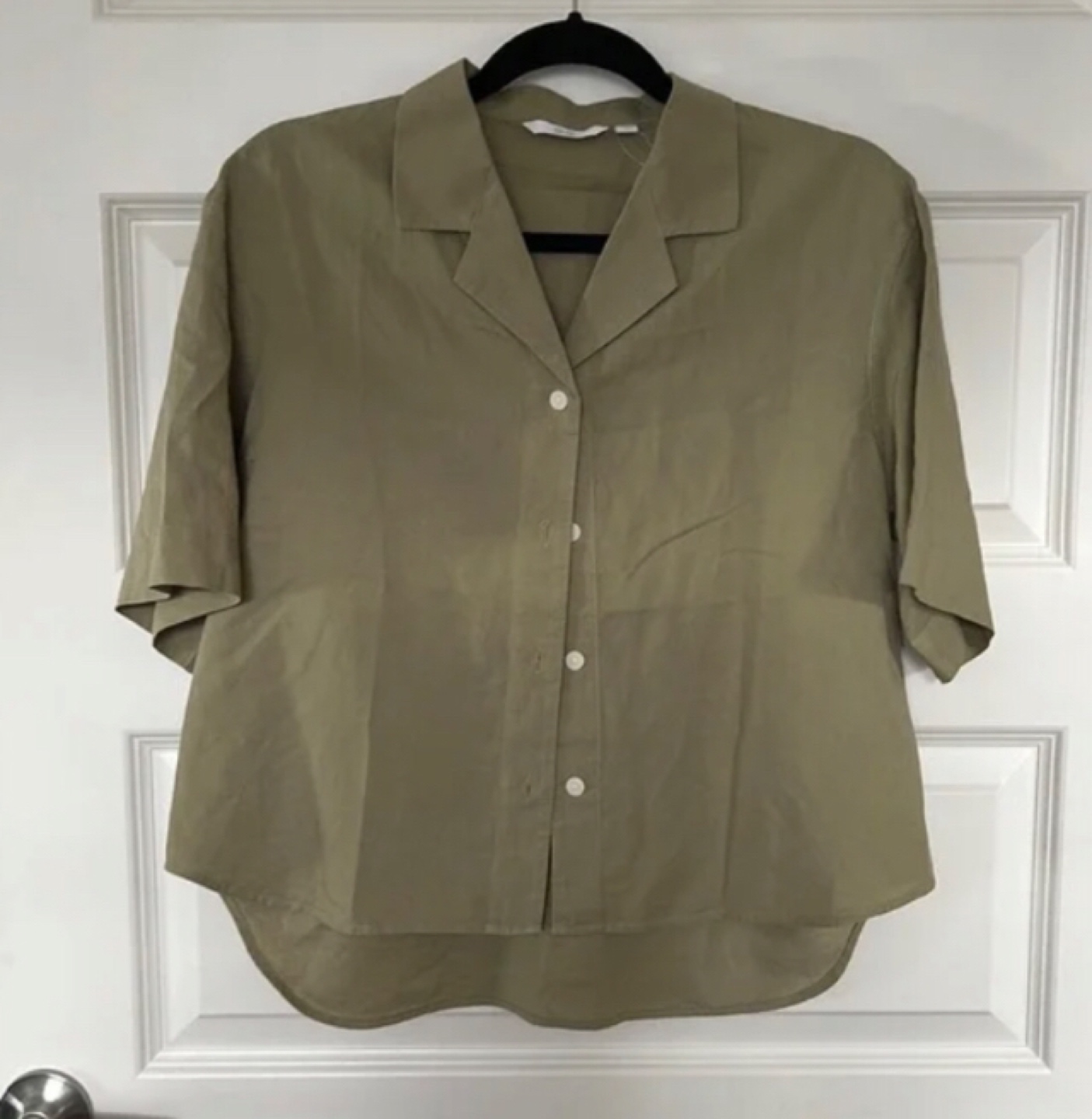 Bnwt Uniqlo shirt 💰 thumbnail