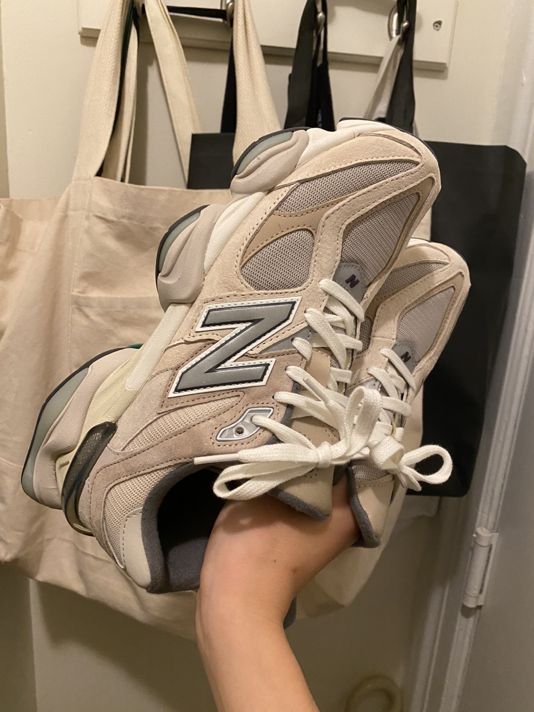 New balance 9060 (size 9) VNDS