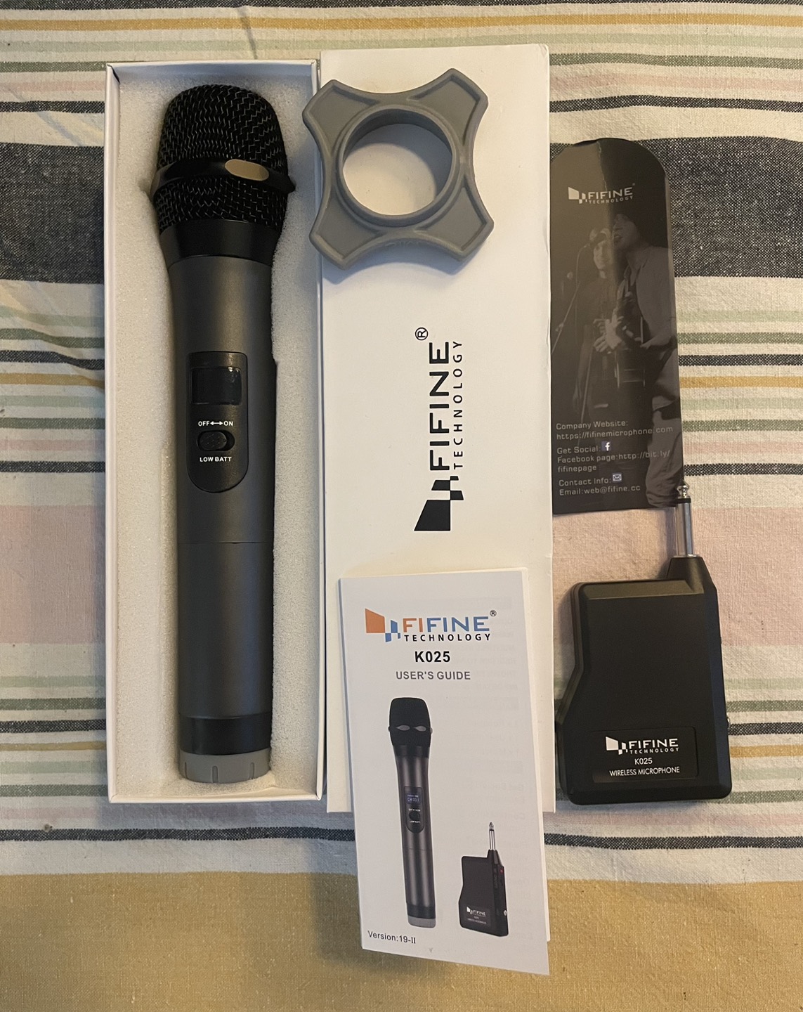 Wireless microphone and receiver thumbnail