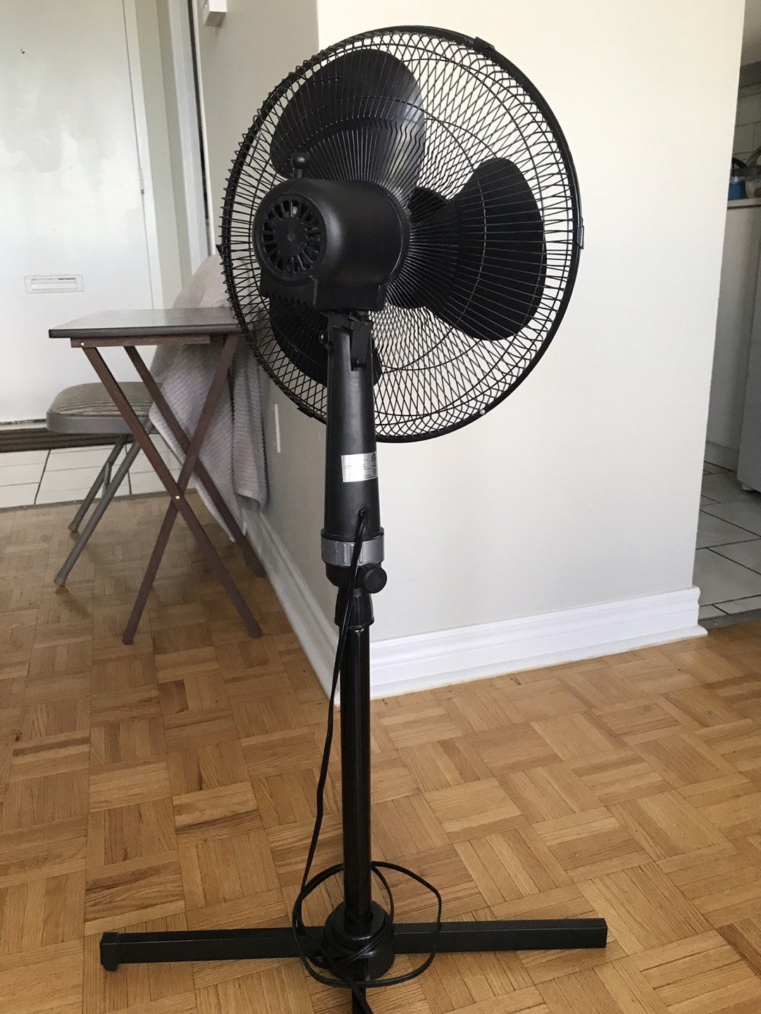 MAINSTAYS 16” Stand Fan, 16” Stand Fan image indicator(3)