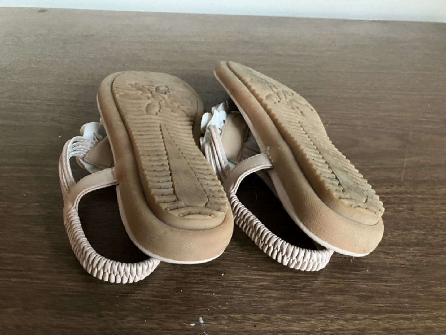 Super cute sandals Size 6 image indicator(2)