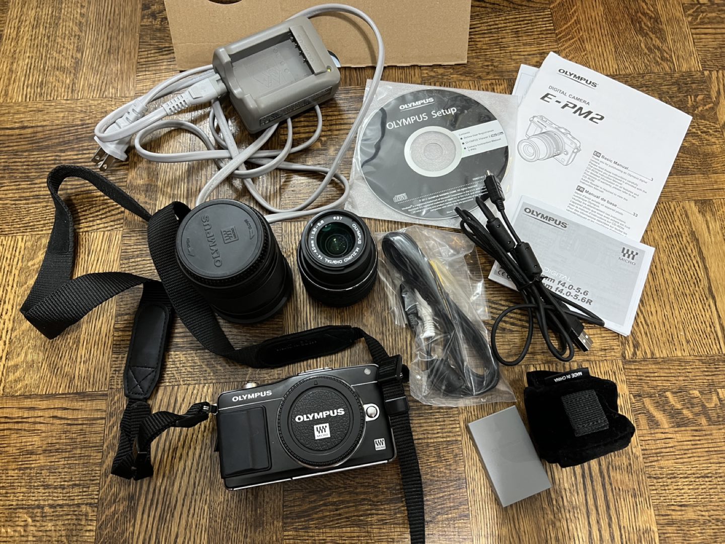 Olympus PEN mini E-PM2 Zoom Lens Kit