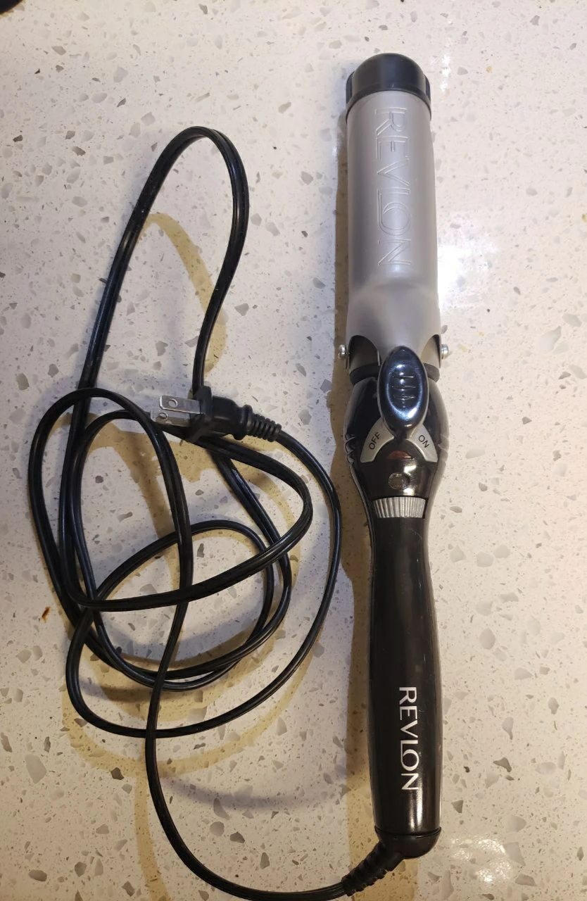 Revlon 1.5 inch curling iron  thumbnail