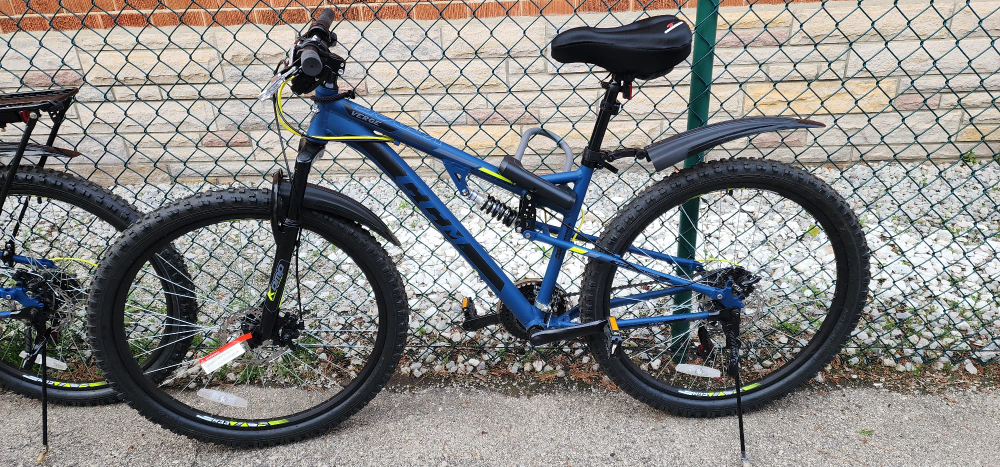 CCM Verge dual suspension mountain bike, 21-speed, 27.5in