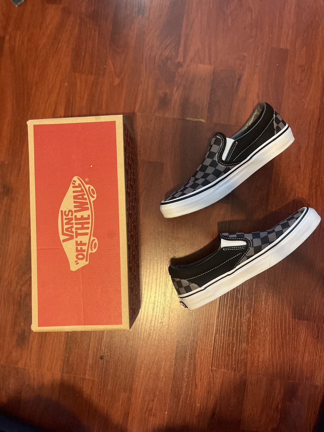 Classic Vans size 7.5 WMNS thumbnail
