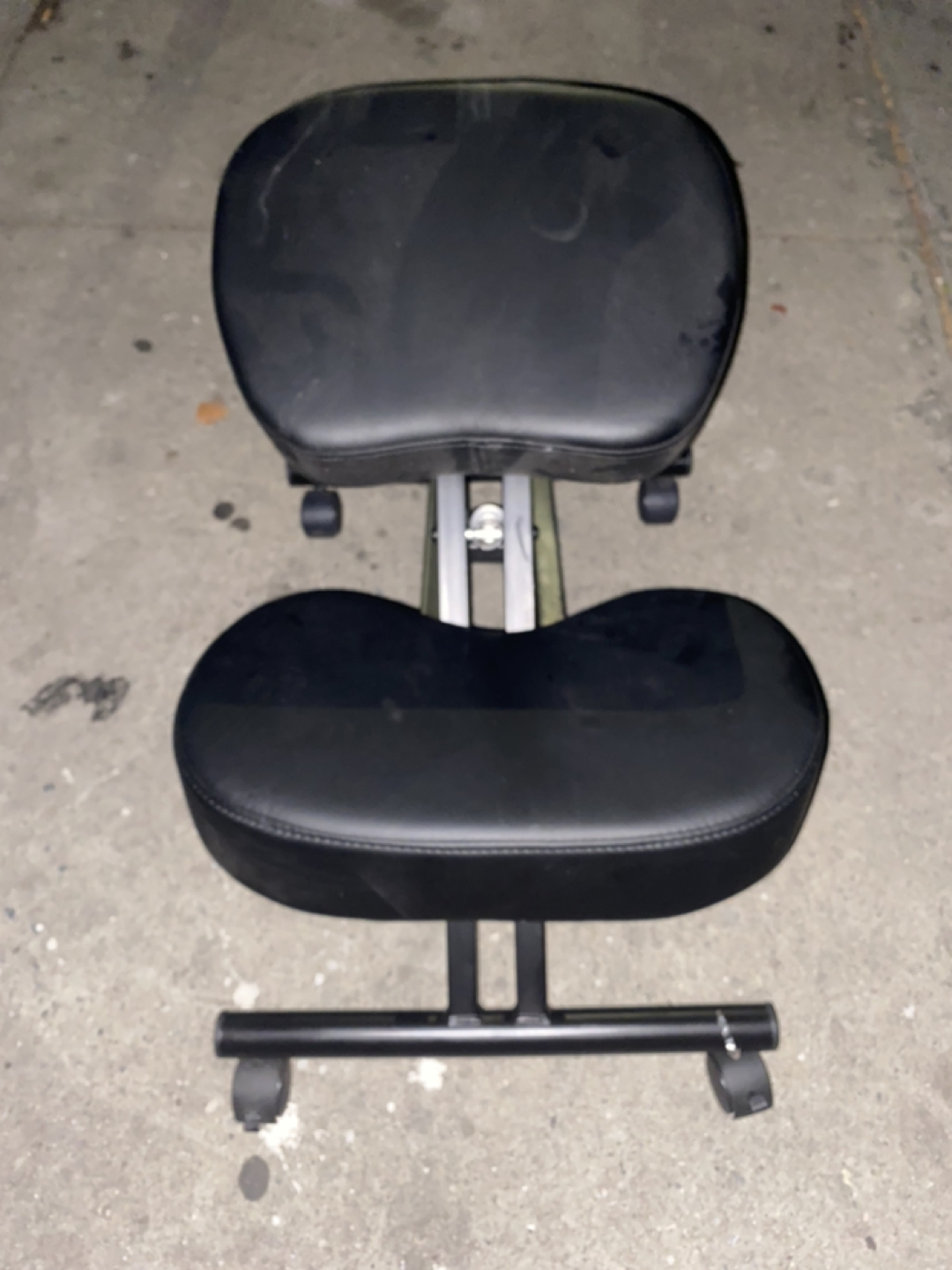 Adjustable Ergonomic Kneeling/ Posture Corrective Chair - photo 2