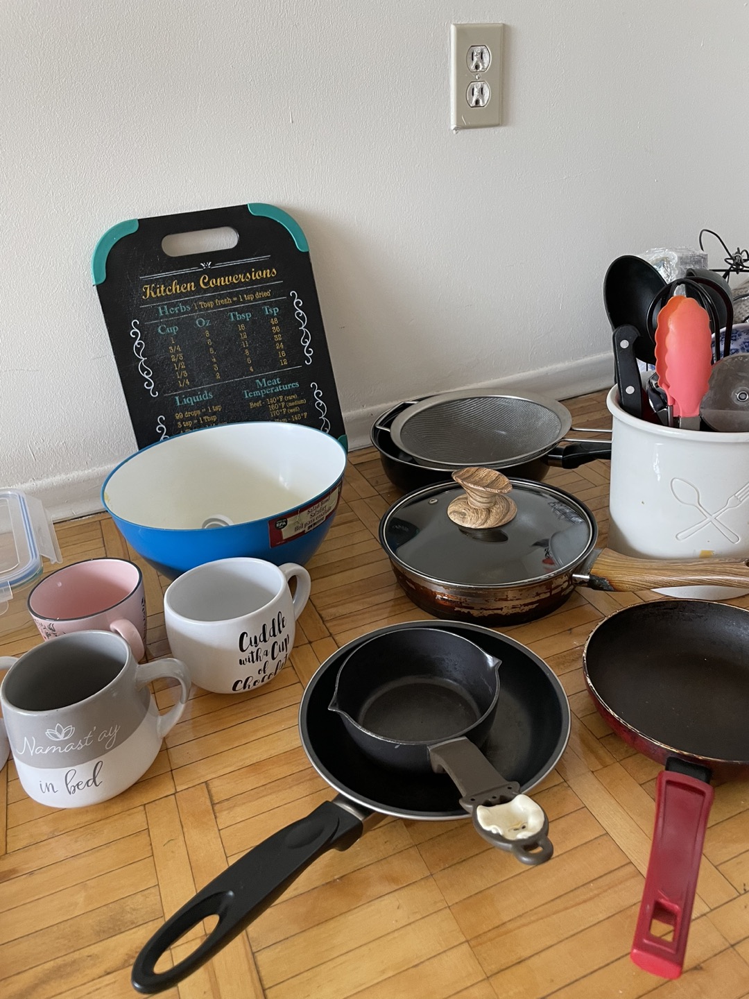 Kitchen Utensils Sale thumbnail