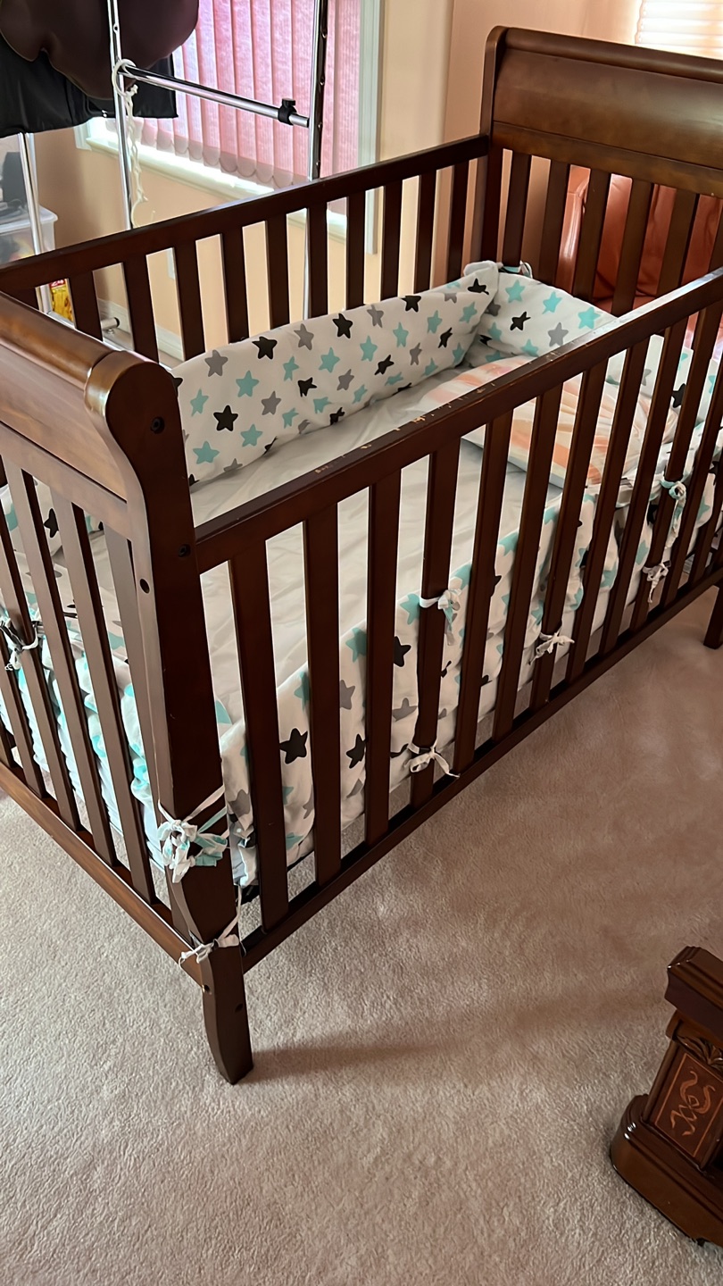 Baby crib thumbnail