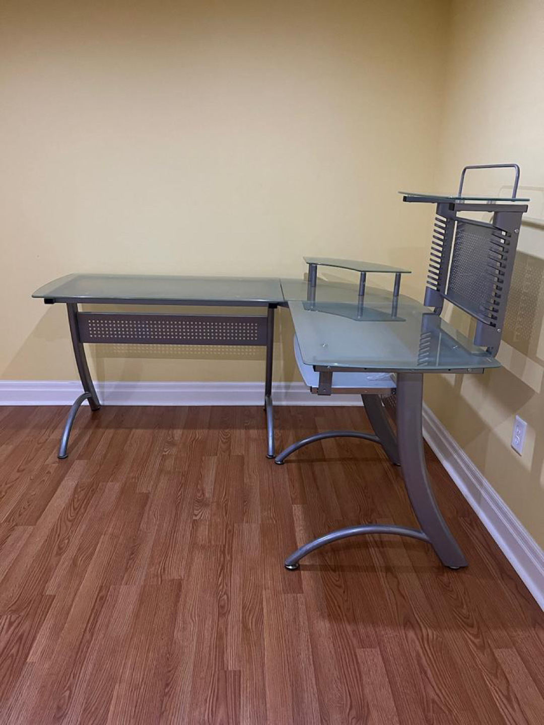 L Shaped Glass Desk - photo 5