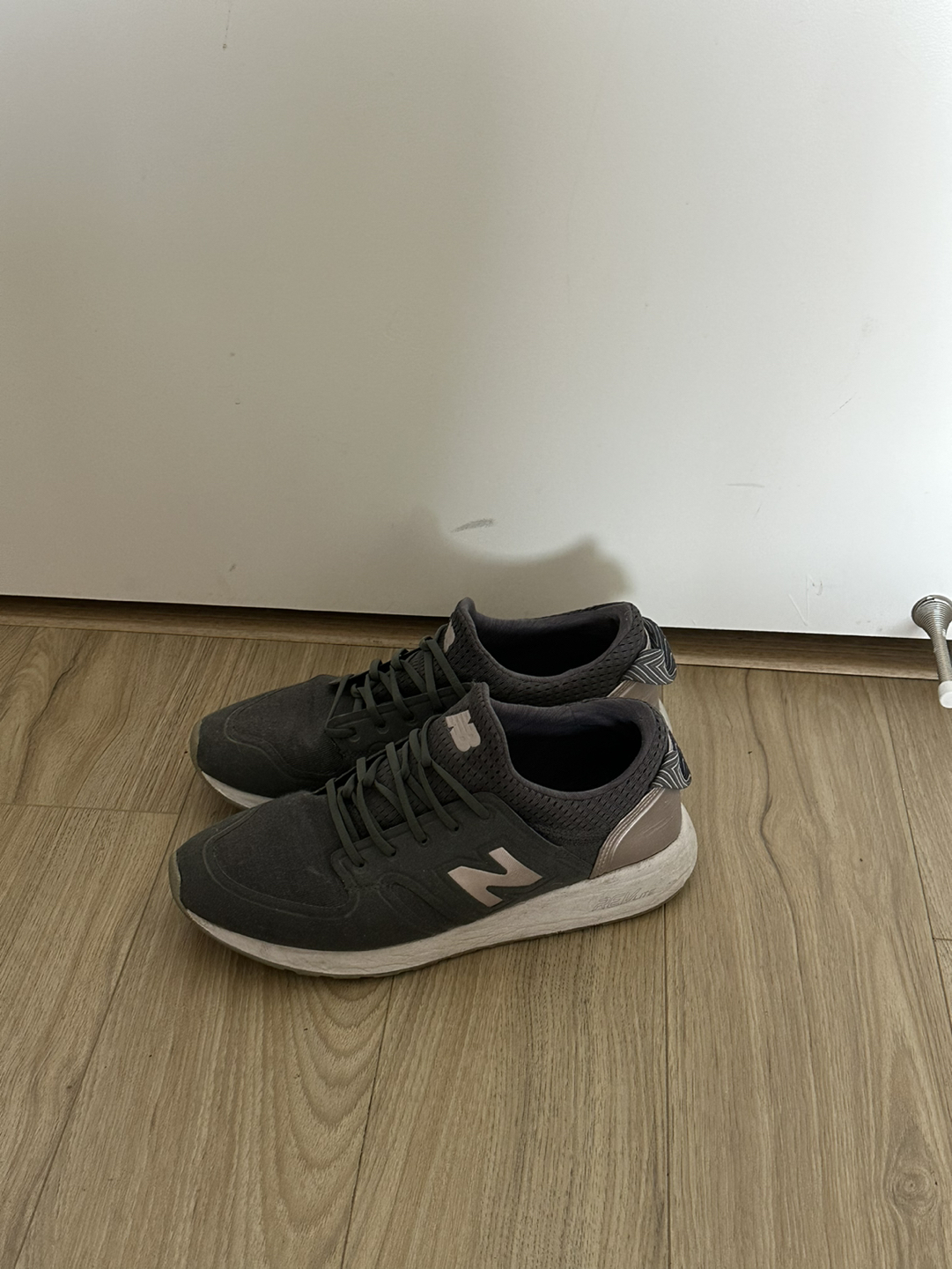 New Balance Sneakers thumbnail