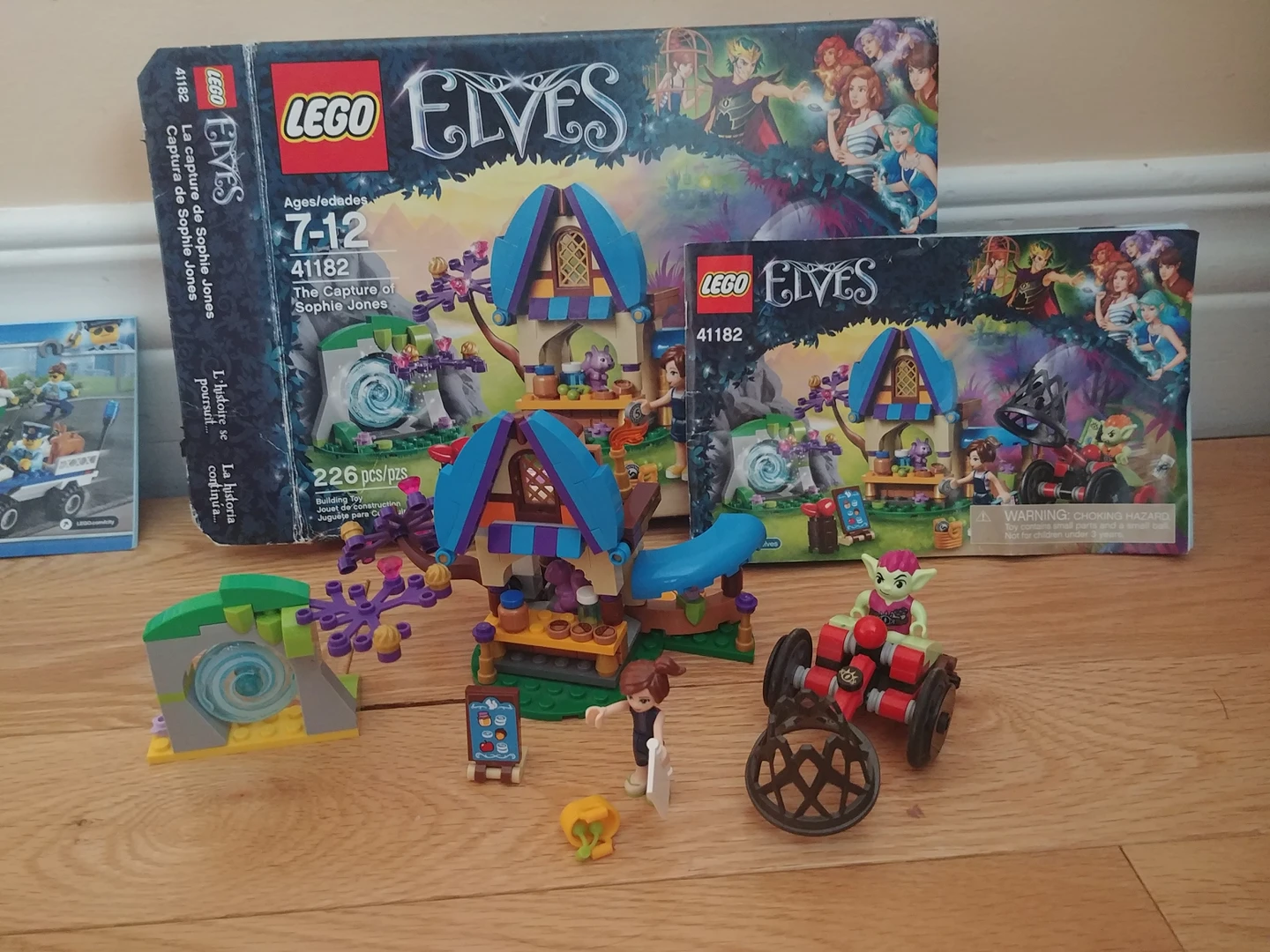 Lego Elves The Capture of Sophie Jones image indicator(2)