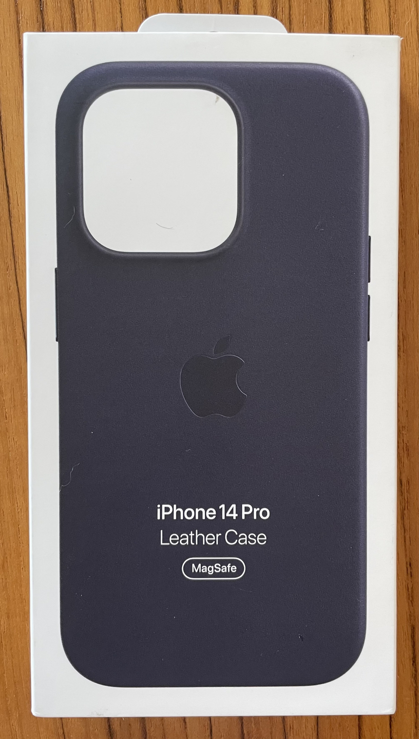 BNIB Iphone 14 Pro Leather MagSafe Case - photo 2