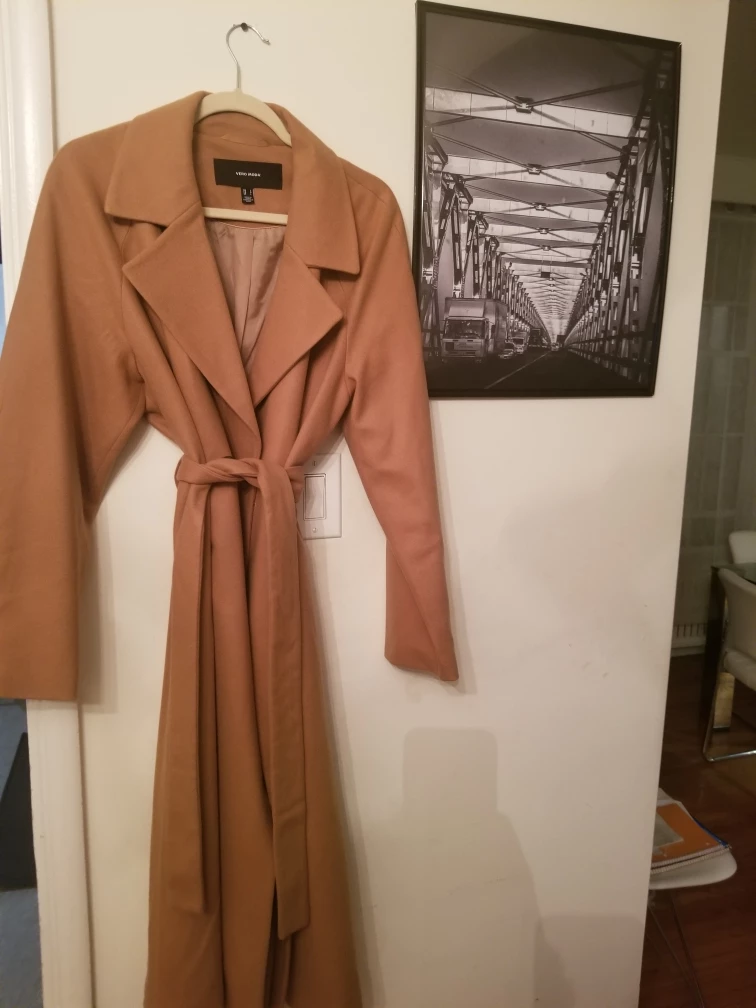 Camel coat with tie belt. Like New. - photo 2