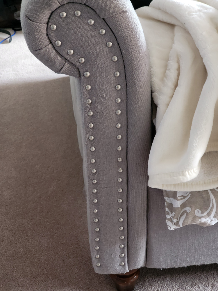 Tufted Queen bed - photo 3
