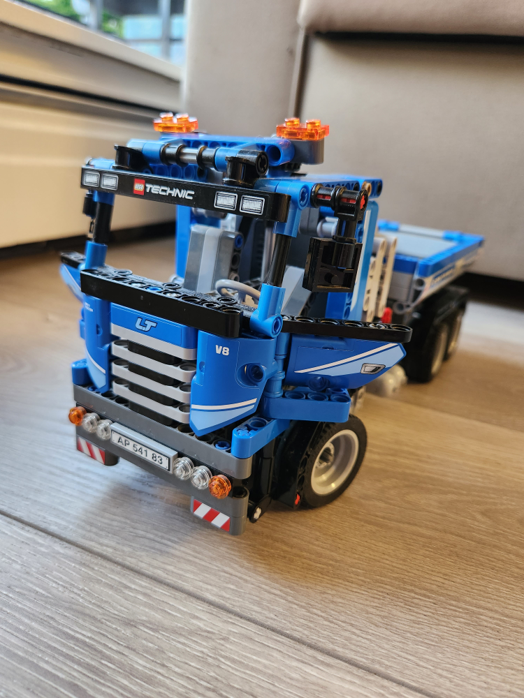 Lego Technic 8052 container truck  - photo 3