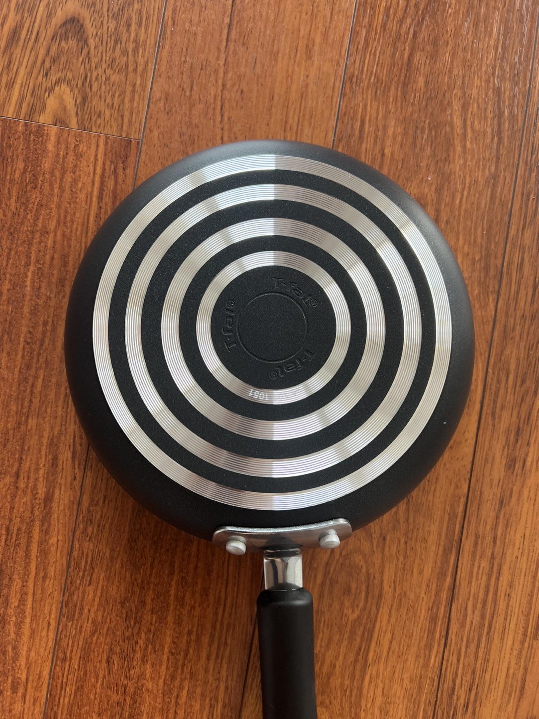 Brand New T-fal Non Stick Frying Pan 8 Inches image indicator(2)