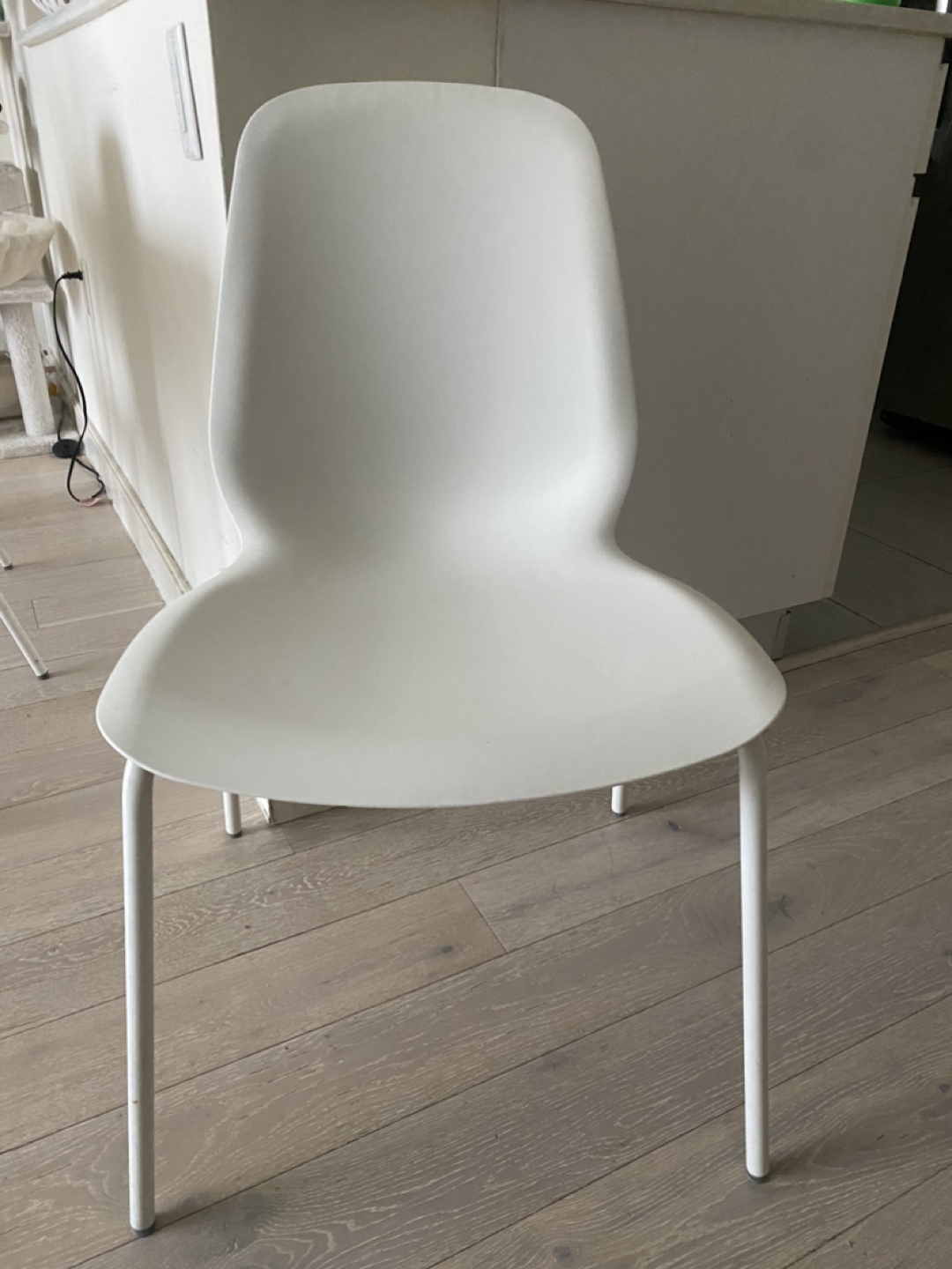 4 Dining Chairs - photo 2