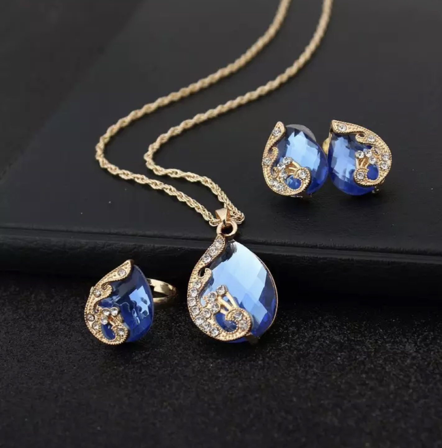 blue gemstone necklace, ring and earrings.. Take all 😍